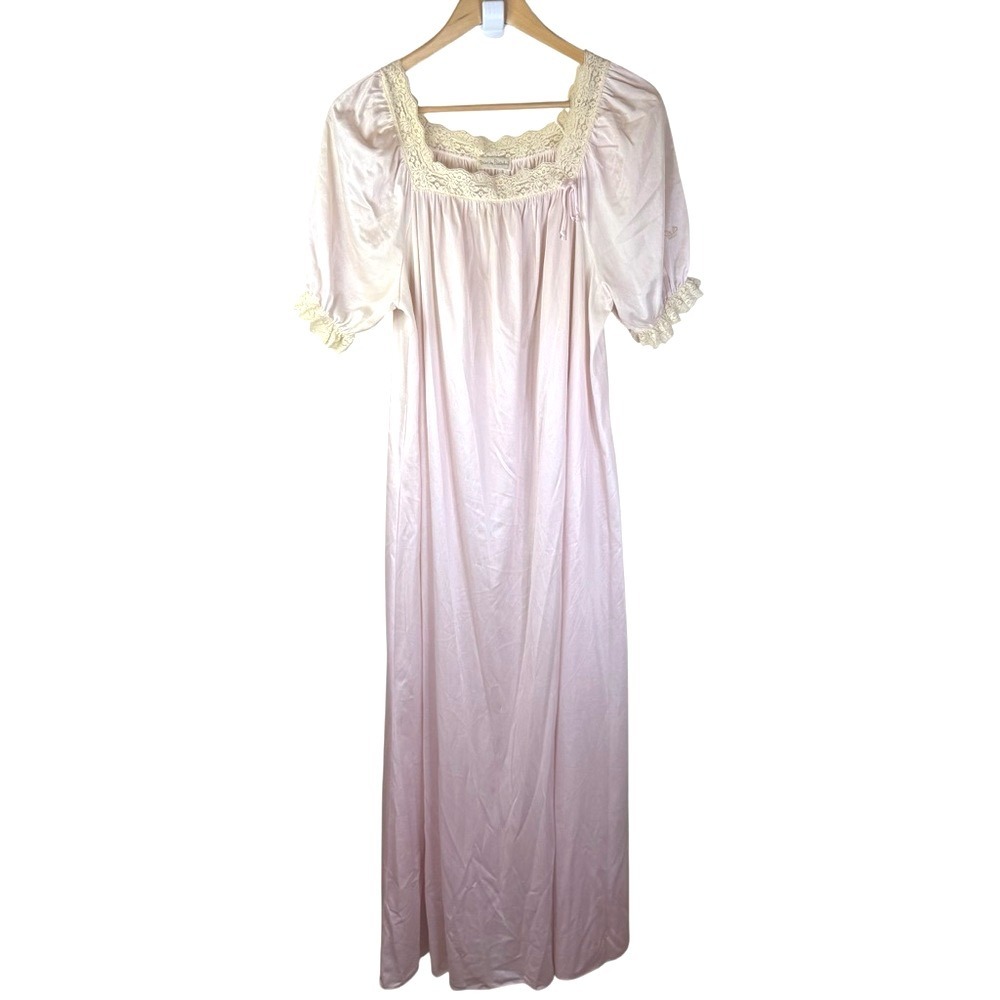 VTG Diane Von Furstenberg Vintage Nightgown Dressing Gown Medium Pink‎ Lace